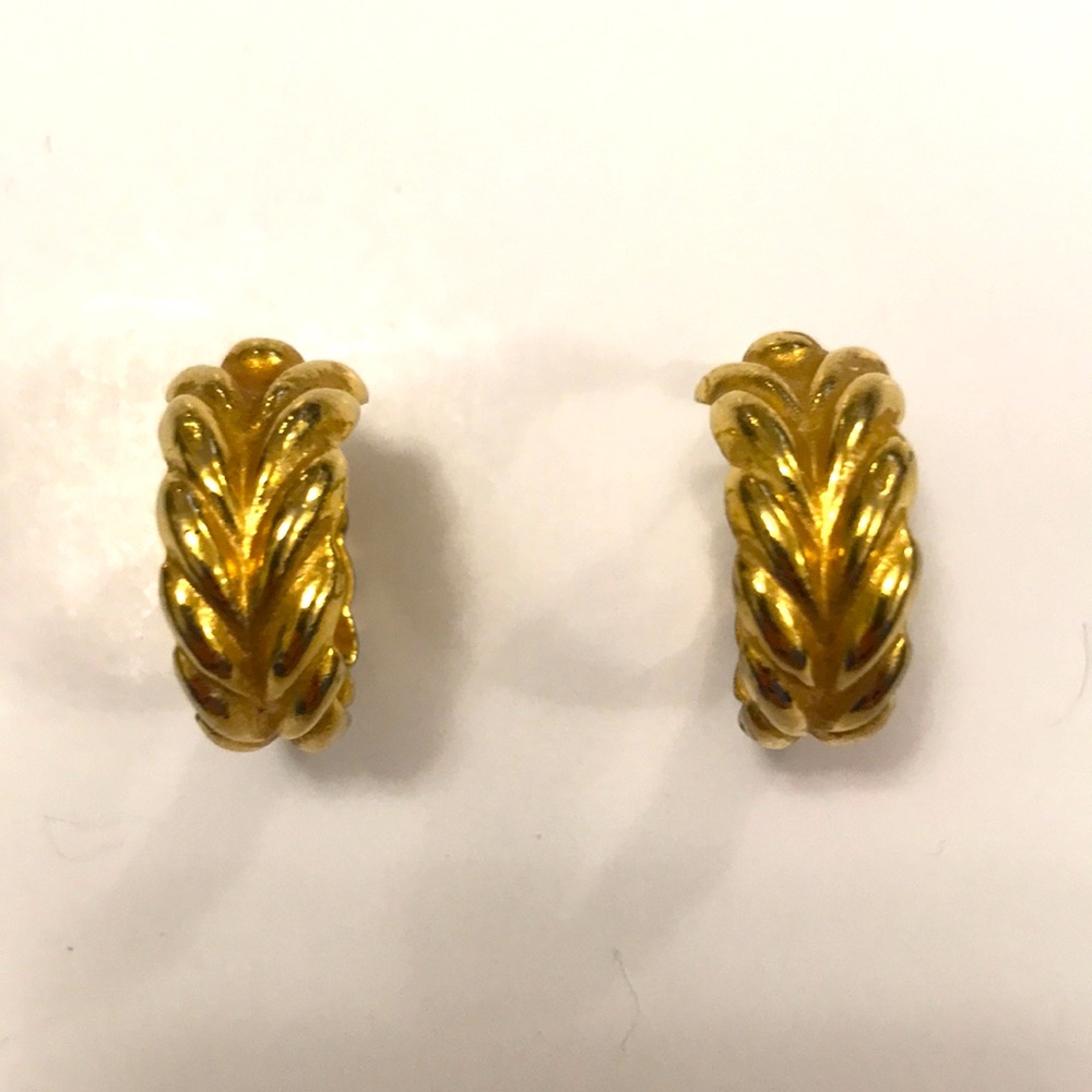 Napier earrings gold tone hoop wreath design plastic backing very good condition